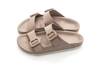 Kadınlar beyaz arka plan üzerinde izole sandalet deri