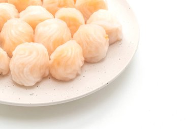 Beyaz arka plan üzerinde izole Çin karides pişmiş hamur tatlısı