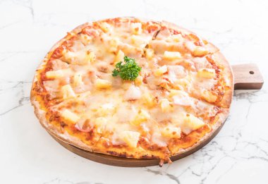 Tablo - İtalyan yemeği stil Hawai pizza