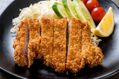 Japon kızartılmış domuz pirzolası (tonkatsu seti) - Japon yemek tarzı