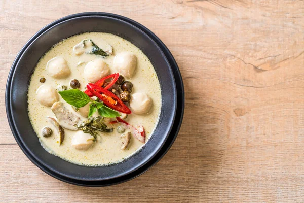 Balık top - Tay gıda ile yeşil köri