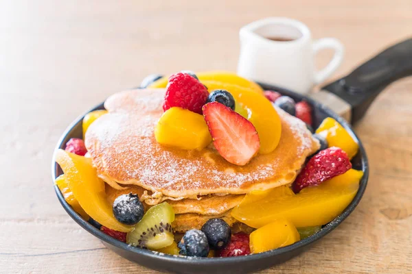 mix meyve (çilek, böğürtlen, ahududu, mango, kivi gözleme)