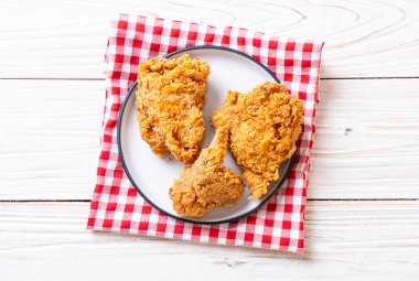 Kızarmış tavuk yemeği - abur cubur ve sağlıksız yemek