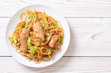 tavada kızartılmış yakisoba noodle pork - Asya gıda tarzı ile