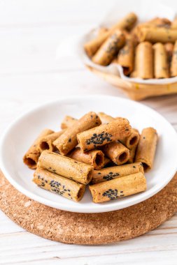 Taylandlı çıtır Hindistan cevizi roll - Tay tatlı snack