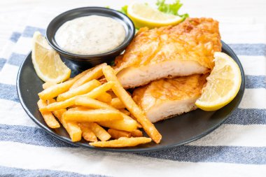 Balık ve cips - sağlıksız gıda