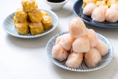 Çin karides pişmiş hamur tatlısı - Asya gıda tarzı