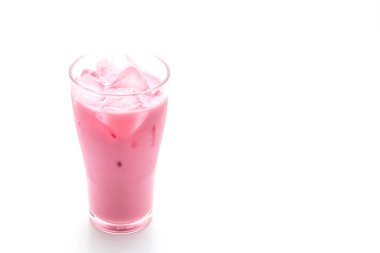 pembe çilek milkshake beyaz arka plan üzerinde izole
