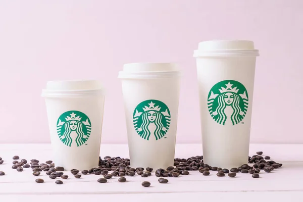 Bangkok Thaiföld 2018 Június Fehér Kávéscsésze Starbucks Logó Háttér Starbucks — Stock Fotó