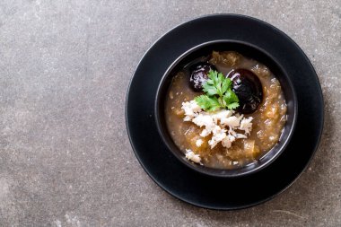 Yengeç kase kırmızı et suyu çorbası kızarmış balık Maw