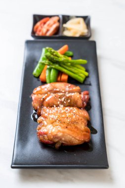 Teriyaki chiciken biftek - Asya gıda tarzı