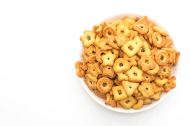 Beyaz arka plan üzerinde izole bisküvi kraker