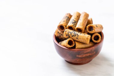 Taylandlı çıtır Hindistan cevizi roll - Tay tatlı snack