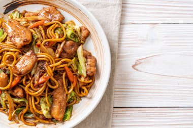 tavada kızartılmış yakisoba noodle pork - Asya gıda tarzı ile