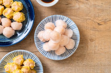 Çin karides pişmiş hamur tatlısı - Asya gıda tarzı