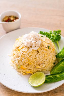 Sebzeli kızarmış pirinç.