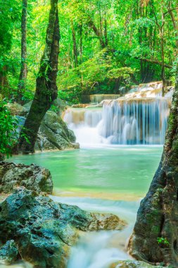 Güzel Erawan şelale, Erawan Milli Parkı, Kanchanaburi Tayland