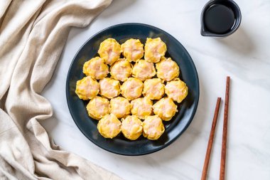 Karides Çince buğulanmış Dumpling sos ile