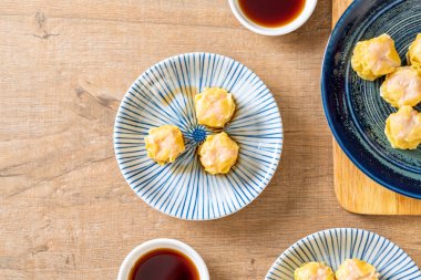 Karides Çince buğulanmış Dumpling sos ile