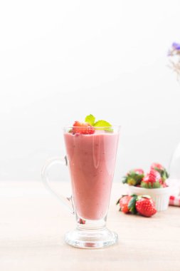 çilek smoothies milkshake cam