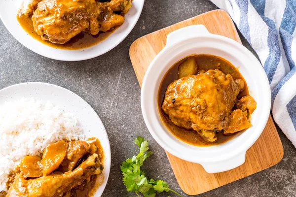 Pasta Caril Massaman Frango Com Arroz Estilo Comida Asiática — Fotografia de Stock