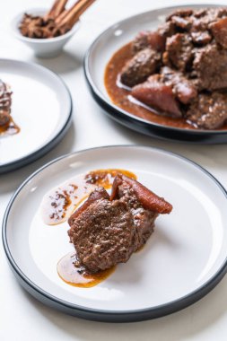 herb - Phuket Tayland geleneksel gıda tarzı ile domuz eti güveç