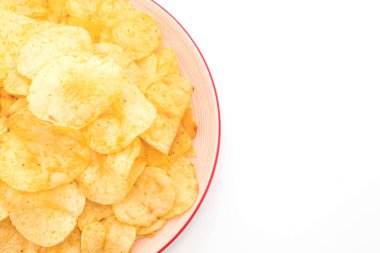 Patates cipsi beyaz arkaplanda izole