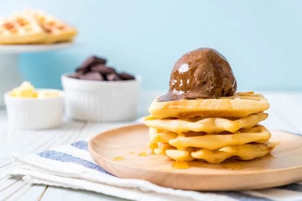 Chocolate Ice Cream Waffle Honey — Stock Photo, Image