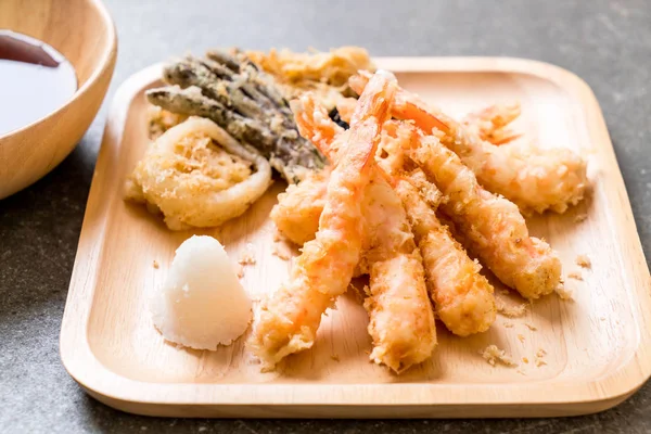 Camarones Tempura Camarones Fritos Maltratados Con Verduras Estilo Comida Japonesa —  Fotos de Stock