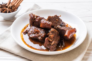 herb - Phuket Tayland geleneksel gıda tarzı ile domuz eti güveç