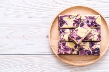 yaban mersini peynir Kek pasta plaka üzerinde