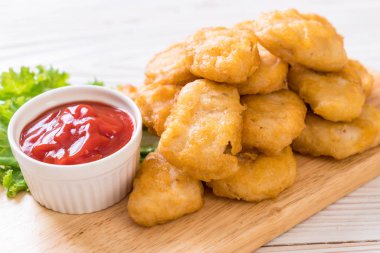 Soslu tavuk nugget, sağlıksız yemek.