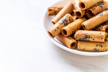 Taylandlı çıtır Hindistan cevizi roll - Tay tatlı snack