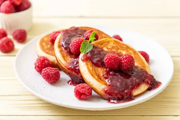 Souffle Pancake Fresh Raspberries Raspberry Sauce — Stock Photo, Image