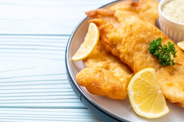 Balık ve patates kızartması. Sağlıksız yiyecekler.