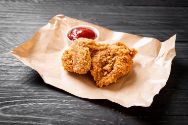 Kızarmış tavuk yemeği - abur cubur ve sağlıksız yemek