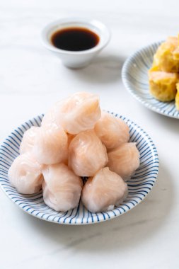 Çin karides pişmiş hamur tatlısı - Asya gıda tarzı