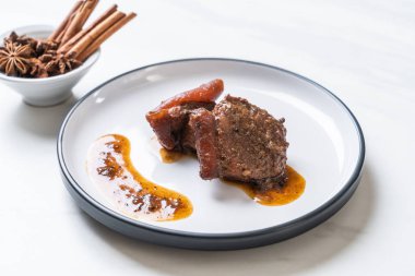 herb - Phuket Tayland geleneksel gıda tarzı ile domuz eti güveç