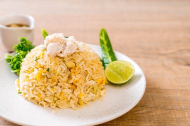 Sebzeli kızarmış pirinç.