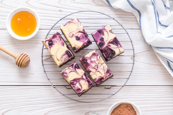 yaban mersini peynir Kek pasta plaka üzerinde