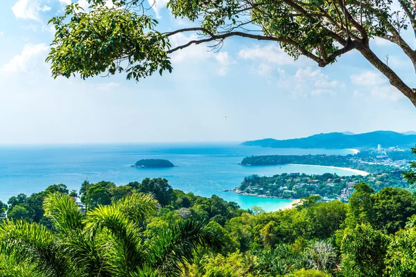 Tropikal plaj manzarası, Karon view Phuket, Tayland - tatil tatil kavramı üzerine gelin