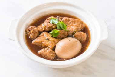 tatlı sos haşlanmış yumurta ile tofu kase