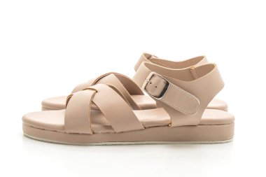 Kadınlar beyaz arka plan üzerinde izole sandalet deri