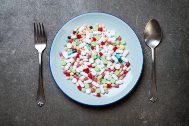 hap, ilaç, eczane, ilaç veya tıbbi plaka - healthycare kavramı üzerinde