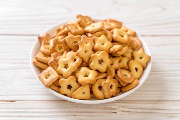 Kahveli bisküvi krakeri.