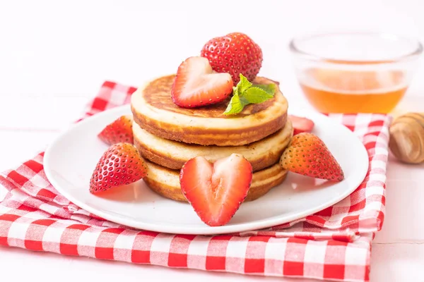 Souffle Pancake Fresh Strawberries — Stock Photo, Image