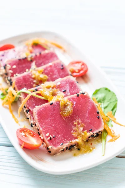 Fresh Tuna Raw Spicy Salad Sauce Healthy Food — Stock Photo, Image