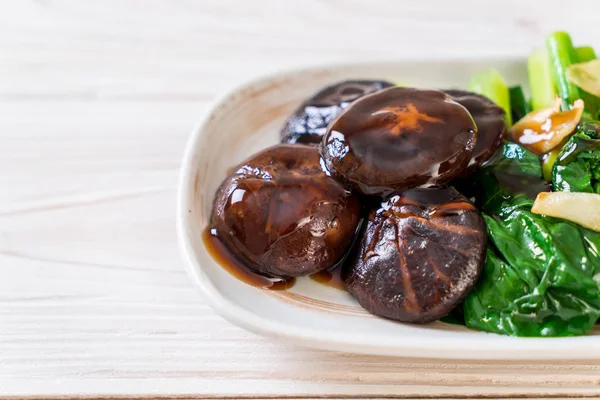 Sarımsaklı istiridye soslu kızarmış Hong Kong Kale heyecan