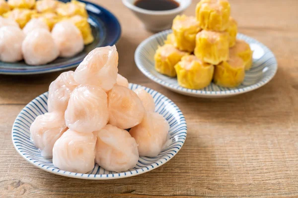 Çin karides pişmiş hamur tatlısı - Asya gıda tarzı