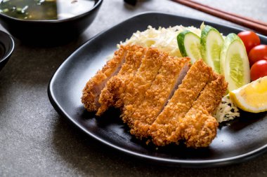 Japon kızartılmış domuz pirzolası (tonkatsu seti) - Japon yemek tarzı